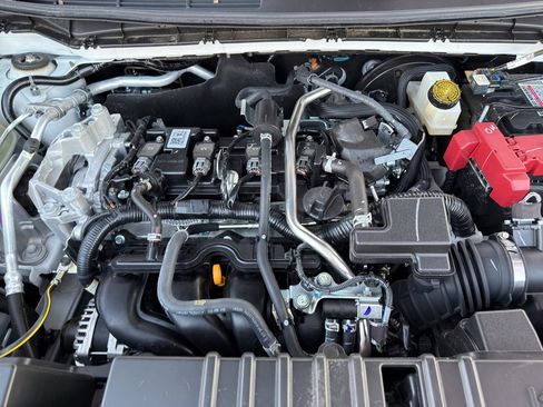 Certified 2025 Nissan Kicks SR image 11