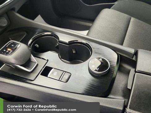 Used 2024 Nissan Rogue SV image 16