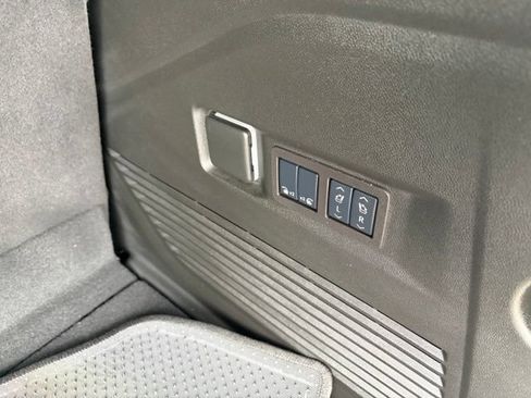 Used 2025 Chevrolet Tahoe LT w/ Comfort Package AWD/4WD image 20