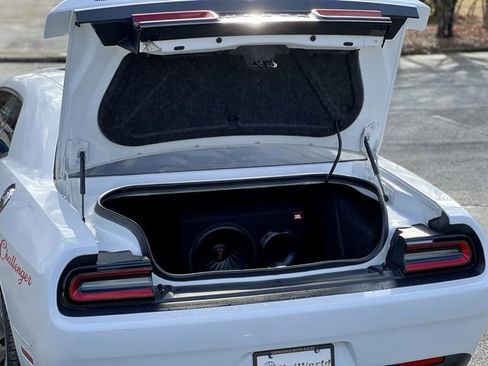 Used 2018 Dodge Challenger SXT image 35