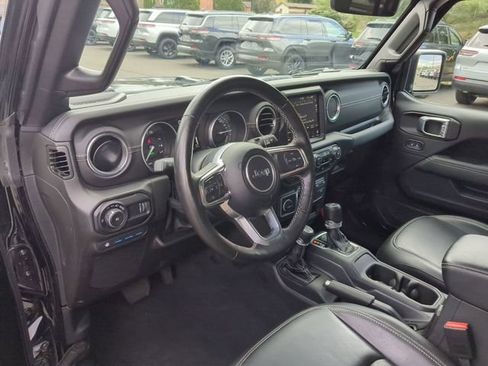 Used 2023 Jeep Wrangler Unlimited Sahara w/ Cold Weather Group AWD/4WD image 9