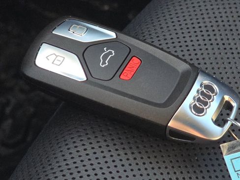 Used 2017 Audi Q7 3.0T Prestige image 35