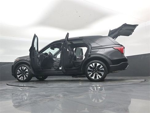 Used 2025 Ford Explorer Platinum w/ LUX Leather Package image 58