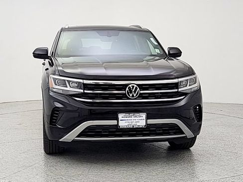 Used 2021 Volkswagen Atlas Cross Sport SE w/ Panoramic Sunroof Package AWD/4WD image 2