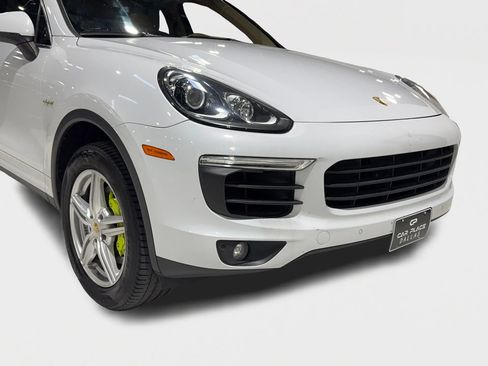 Used 2015 Porsche Cayenne S w/ Premium Package image 3