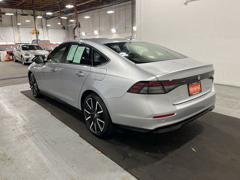 Used 2025 Honda Accord Touring image 5