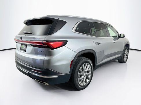 Used 2025 Buick Enclave Preferred FWD image 9