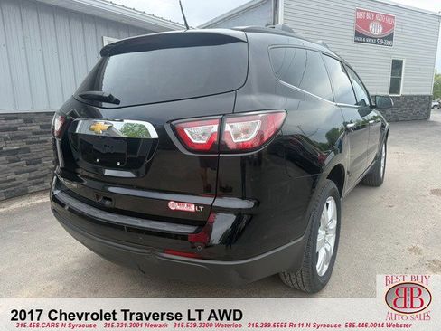 Used 2017 Chevrolet Traverse LT w/ Style and Technology Package AWD/4WD image 7