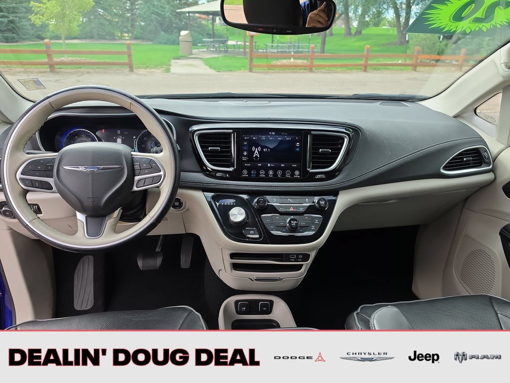 Used 2020 Chrysler Pacifica Limited FWD image 13