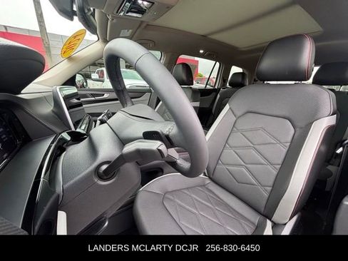 Used 2024 Volkswagen Atlas Peak Edition SE AWD/4WD image 24