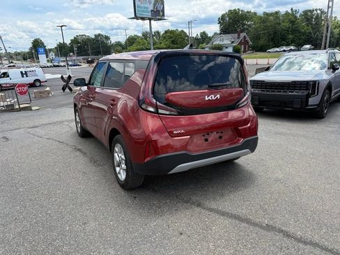 Certified 2025 Kia Soul LX w/ LX Technology Package FWD image 6