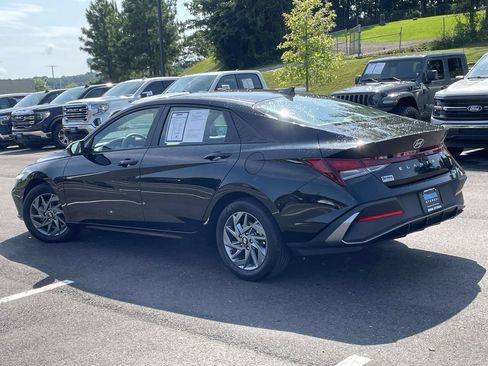Certified 2024 Hyundai Elantra SEL FWD image 5