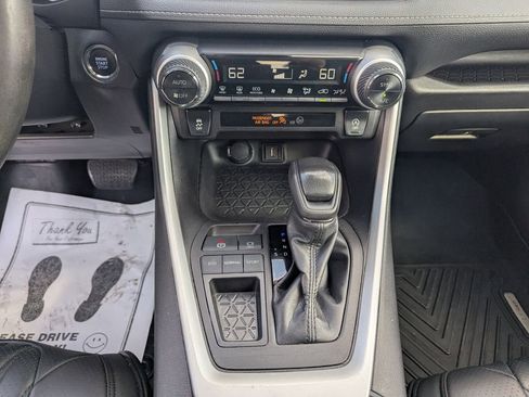 Used 2022 Toyota RAV4 XLE w/ Convenience Package image 26