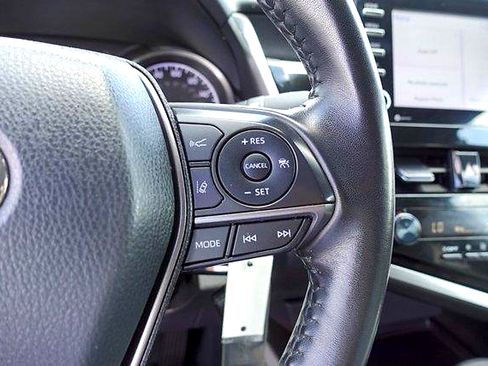 Used 2022 Toyota Camry SE FWD image 15