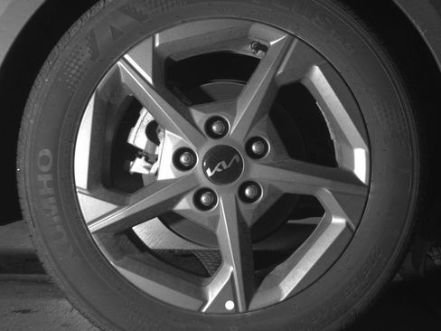 Used 2025 Kia K4 LXS image 15