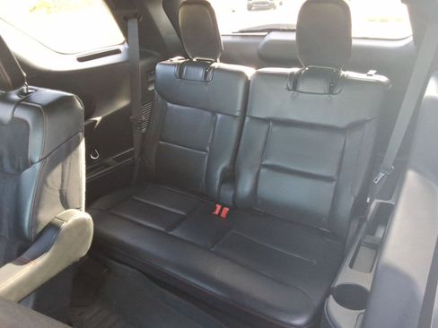 Used 2025 Ford Explorer ST image 32