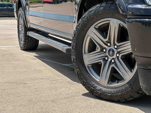 Used 2020 Ford F150 Lariat RWD image 9