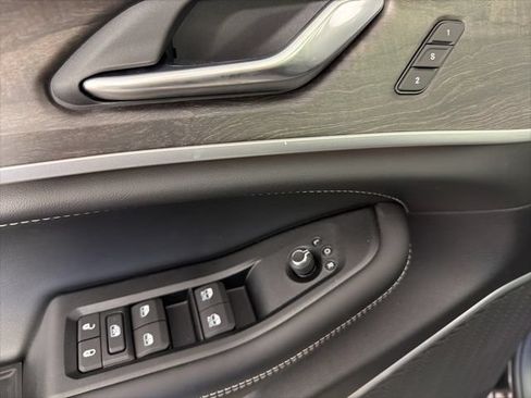 New 2026 Jeep Grand Cherokee L Limited AWD/4WD image 13