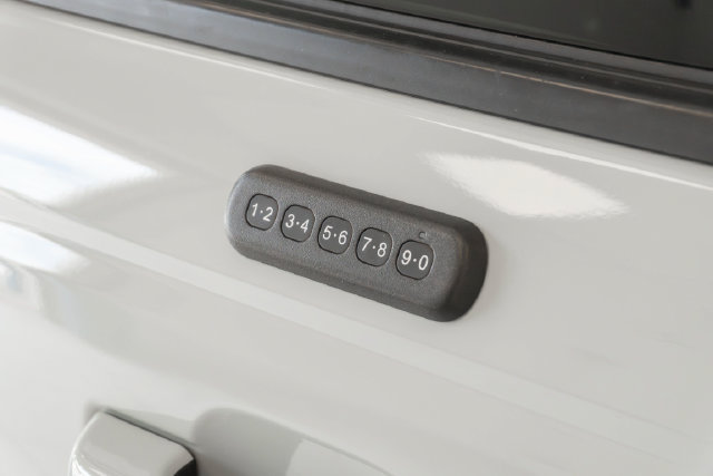 Used 2021 Ford Bronco Outer Banks w/ Sasquatch Package AWD/4WD image 7