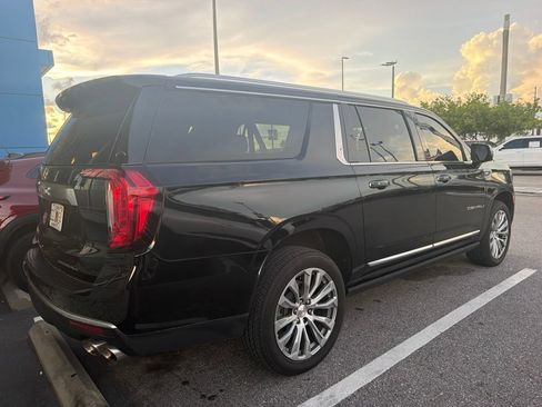 Used 2022 GMC Yukon XL Denali AWD/4WD image 5