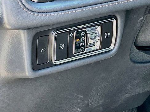 Used 2025 Lincoln Aviator AWD image 10