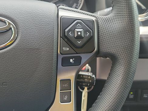 Used 2022 Toyota Tacoma SR5 RWD image 34