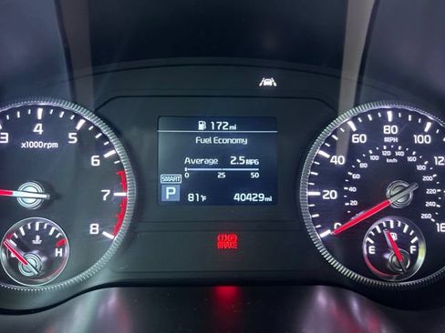 Used 2022 Kia Telluride LX FWD image 11