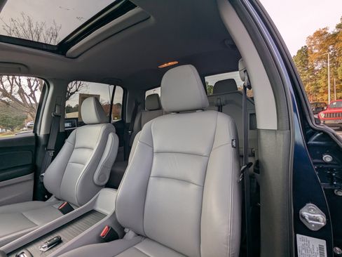 Used 2023 Honda Ridgeline RTL image 9