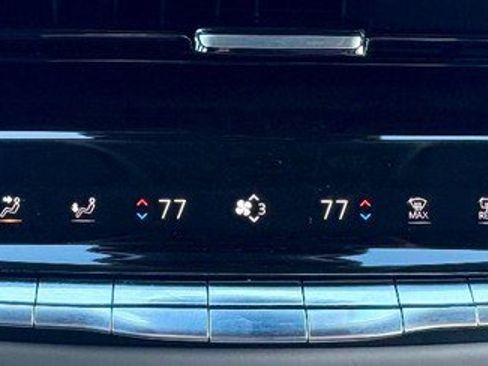 Used 2023 Cadillac Escalade Sport Platinum image 38