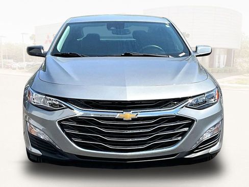 Used 2024 Chevrolet Malibu LT image 2