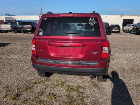 Used 2016 Jeep Patriot High Altitude AWD/4WD image 5