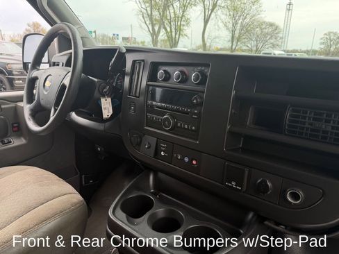 Used 2016 Chevrolet Express 2500 LT w/ LT Preferred Equipment Group RWD image 8