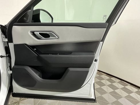 Used 2026 Land Rover Range Rover Velar S image 21