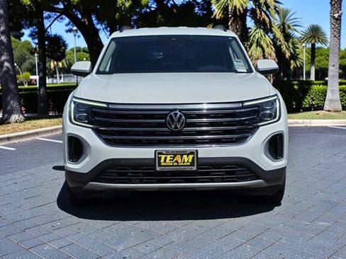 Used 2024 Volkswagen Atlas SE FWD image 2