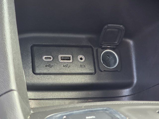 Used 2023 Chevrolet Equinox LT w/ Driver Convenience Package AWD/4WD image 23