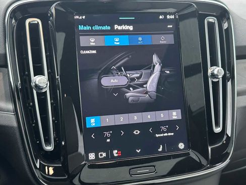 Certified 2023 Volvo XC40 Recharge Ultimate image 28