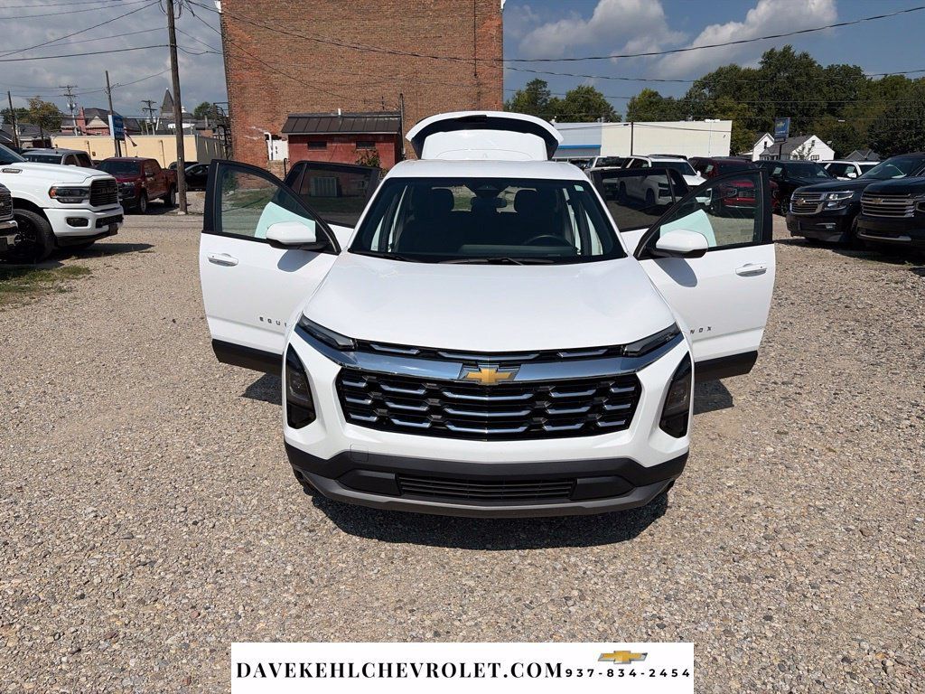 Used 2025 Chevrolet Equinox LT AWD/4WD image 31