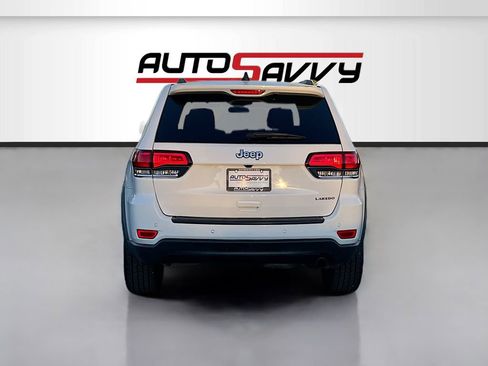 Used 2020 Jeep Grand Cherokee Laredo image 6
