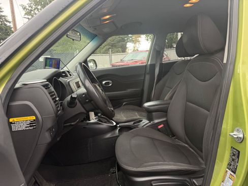 Used 2016 Kia Soul FWD image 11