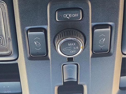 Used 2023 GMC Yukon Denali image 21