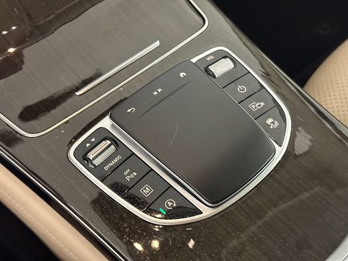 Used 2021 Mercedes-Benz GLC 300 image 33