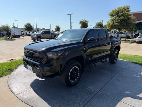 Used 2024 Toyota Tacoma TRD Off-Road w/ TRD Off Road Premium Package AWD/4WD image 3