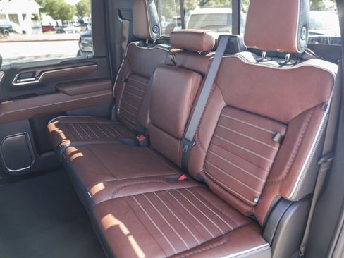 Used 2025 GMC Sierra 3500 Denali Ultimate AWD/4WD image 27