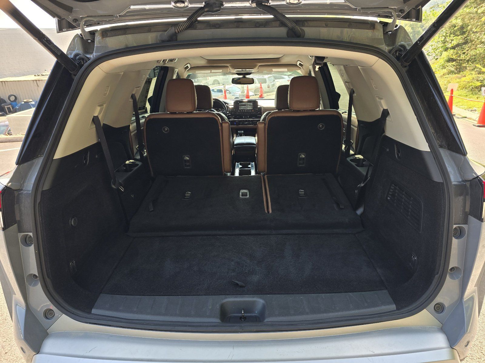 Used 2022 Nissan Pathfinder Platinum AWD/4WD image 25