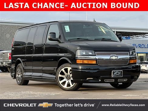Used 2014 Chevrolet Express 1500 image 2