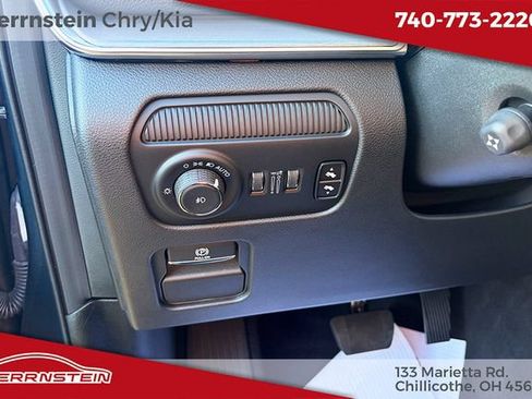 Used 2024 Jeep Wagoneer Series II AWD/4WD image 18