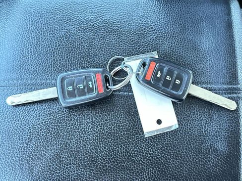 Used 2015 Honda Accord Sport image 23