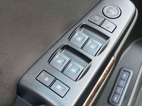 Used 2020 Chevrolet Tahoe LT image 16