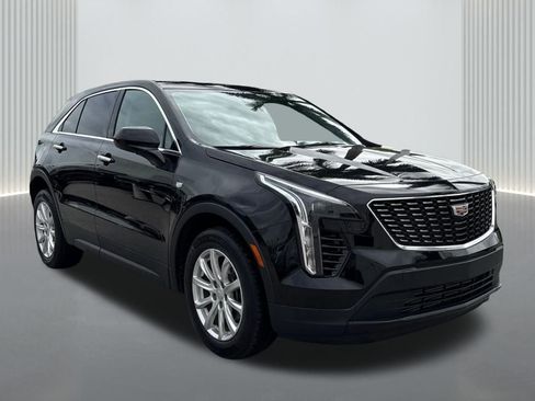 Certified 2023 Cadillac XT4 Luxury image 3