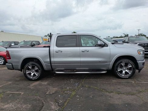 Used 2022 RAM 1500 Laramie AWD/4WD image 3